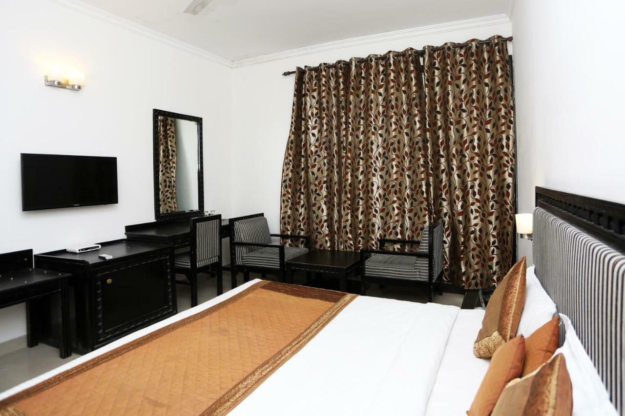Oyo 1672 Hotel The Pearl มัสซูรี ภายนอก รูปภาพ